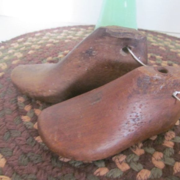 Primitive Farmhouse Cobbler Shoemaker Wood Shoe Last Toddler Shoe Lasts Children - Picture 1 of 8